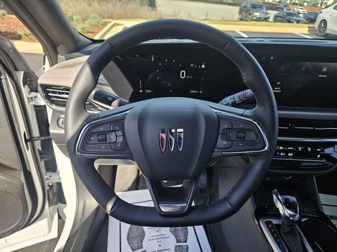 Used 2025 Buick Envista Avenir image 15