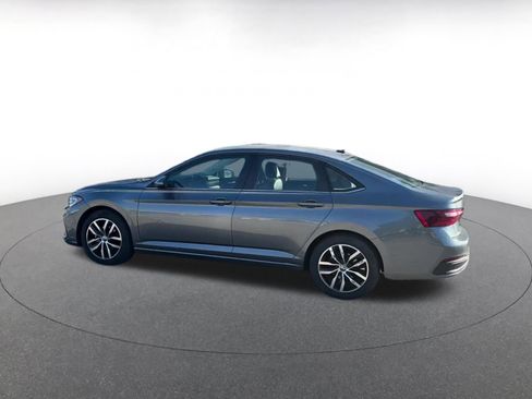 Used 2025 Volkswagen Jetta SE image 10