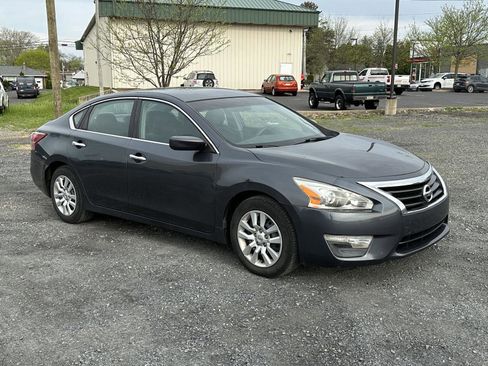 Used 2013 Nissan Altima 2.5 S image 2