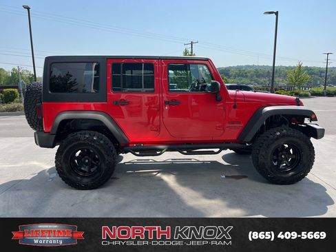 Used 2017 Jeep Wrangler Unlimited Sport w/ Connectivity Group AWD/4WD image 17