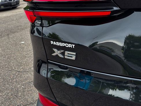 Used 2024 BMW X5 xDrive40i w/ Premium Package AWD/4WD image 11