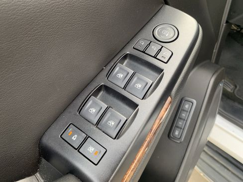 Used 2018 Chevrolet Tahoe Premier image 15