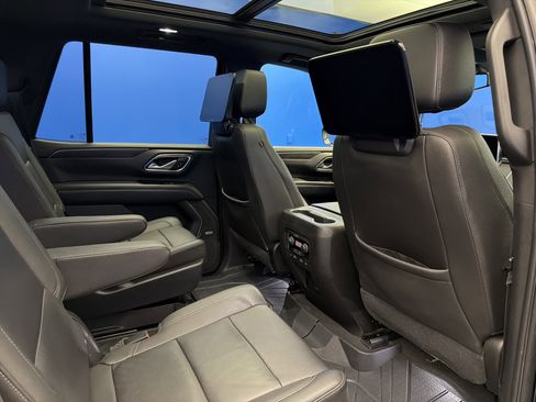 Used 2021 Chevrolet Tahoe Z71 w/ Rear Media and Nav Package image 27