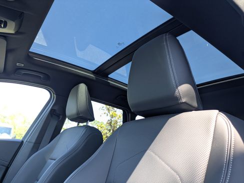 Used 2025 BMW X1 xDrive28i w/ Convenience Package image 4