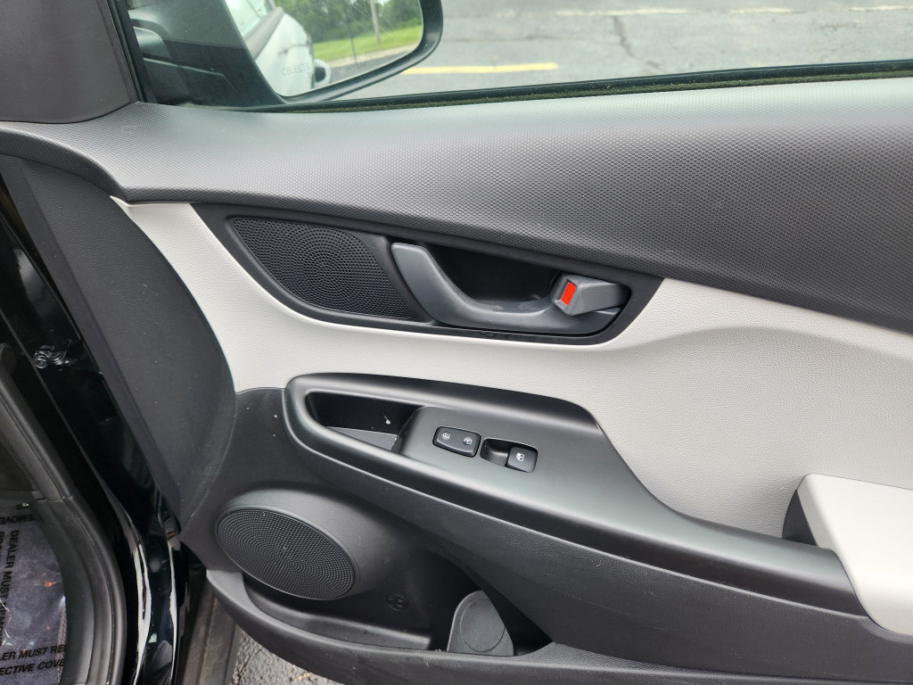 Used 2023 Hyundai Kona SEL w/ Cargo Package FWD image 33