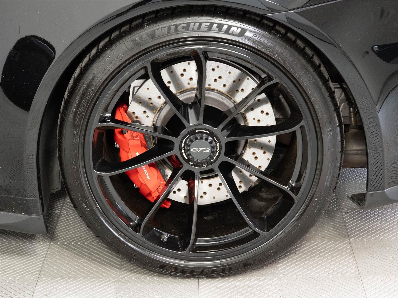 Certified 2018 Porsche 911 GT3 RWD image 28