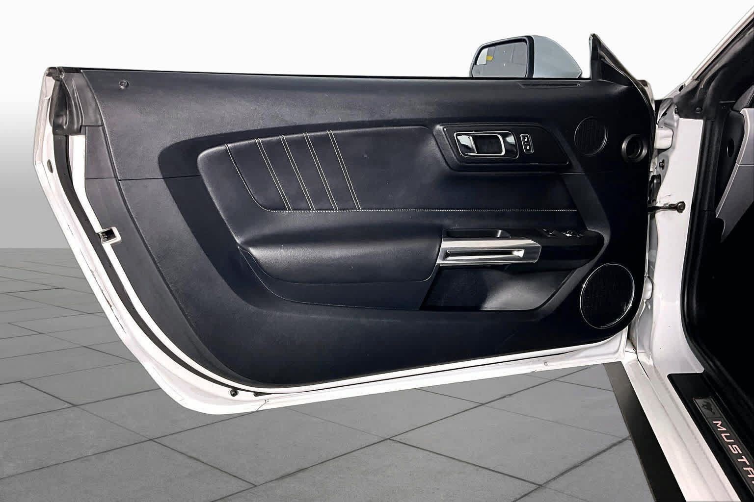 Used 2015 Ford Mustang Premium RWD image 19