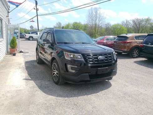 Used 2016 Ford Explorer Sport w/ Equipment Group 401A AWD/4WD image 3
