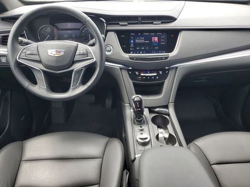 Certified 2025 Cadillac XT5 Luxury w/ LPO, Floor Liner Package AWD/4WD image 21