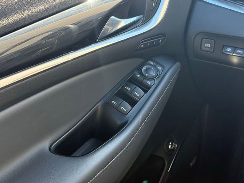 Used 2024 Buick Enclave Premium image 7