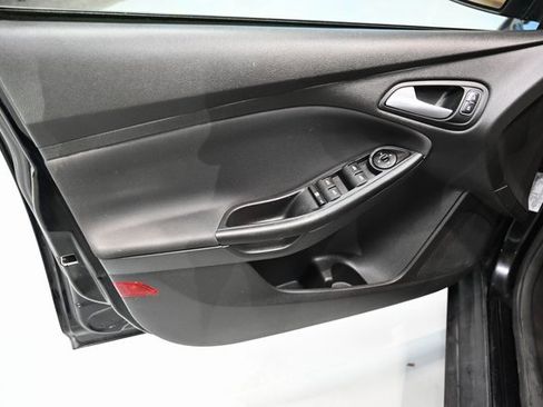 Used 2018 Ford Focus SE image 24