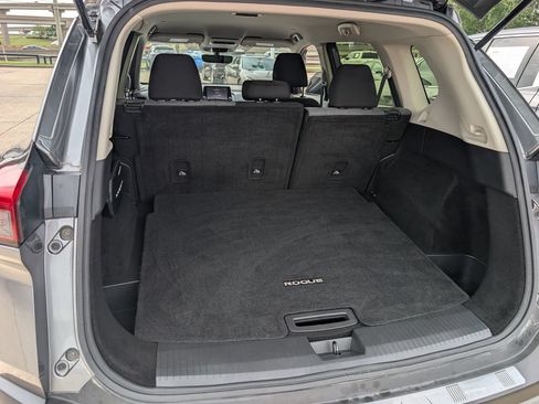 Certified 2023 Nissan Rogue SV FWD image 27