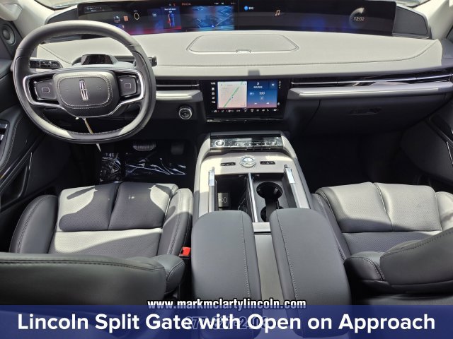 New 2027 Lincoln Navigator Premiere RWD image 14