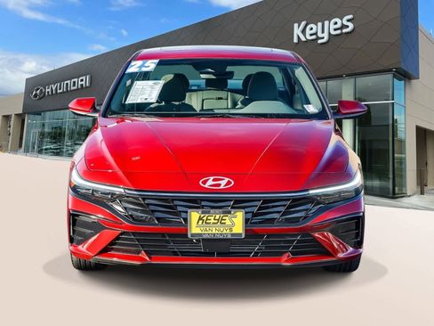 Certified 2025 Hyundai Elantra SEL image 2
