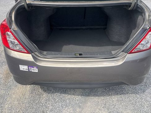 Used 2015 Nissan Versa SV FWD image 17