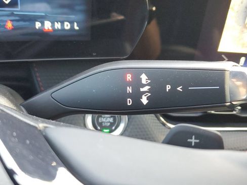 Used 2025 Chevrolet Equinox RS w/ Safety and Technology Package FWD image 30