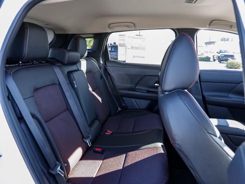 New 2026 Nissan Kicks SR image 20