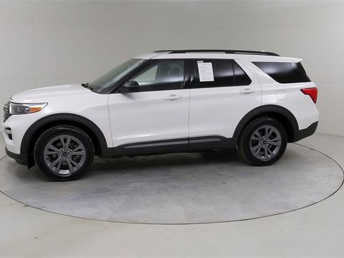 Certified 2022 Ford Explorer XLT w/ Equipment Group 202A image 20