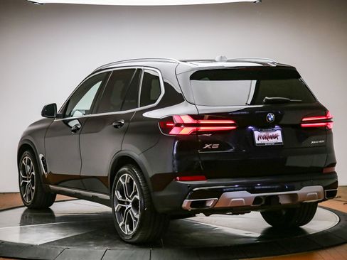 Used 2024 BMW X5 xDrive40i w/ Premium Package AWD/4WD image 2