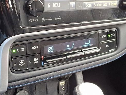 Used 2018 Toyota Corolla SE image 17