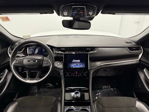 Used 2023 Jeep Grand Cherokee Altitude image 22