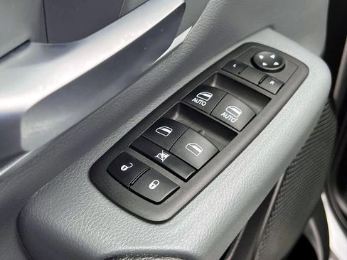 Certified 2022 RAM 1500 Big Horn image 16