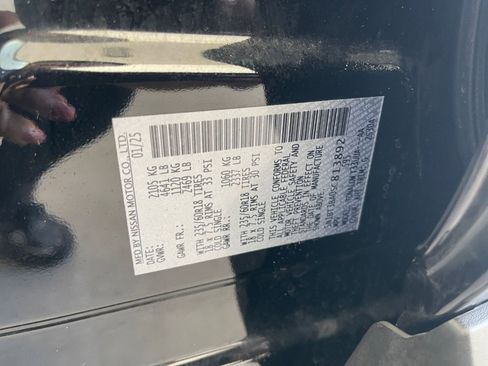 Used 2025 Nissan Rogue SV image 30