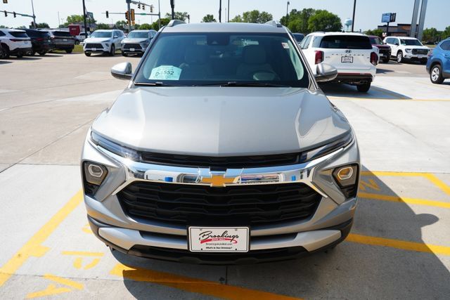 Used 2025 Chevrolet TrailBlazer LT w/ Driver Confidence Package AWD/4WD image 29