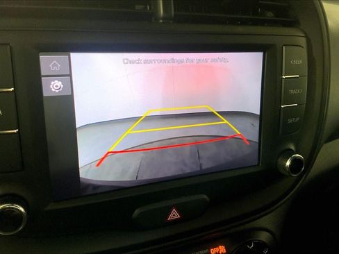 Used 2025 Kia Soul LX w/ LX Technology Package FWD image 22