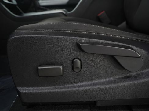 Used 2019 Chevrolet Colorado LT w/ LT Convenience Package image 26