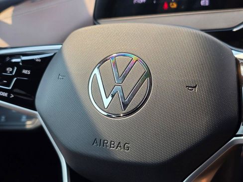 Used 2023 Volkswagen ID.4 2WD image 32