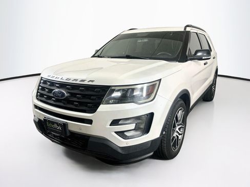 Used 2017 Ford Explorer Sport AWD/4WD image 3