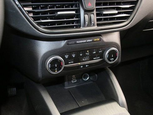 Used 2025 Ford Escape ST-Line image 19