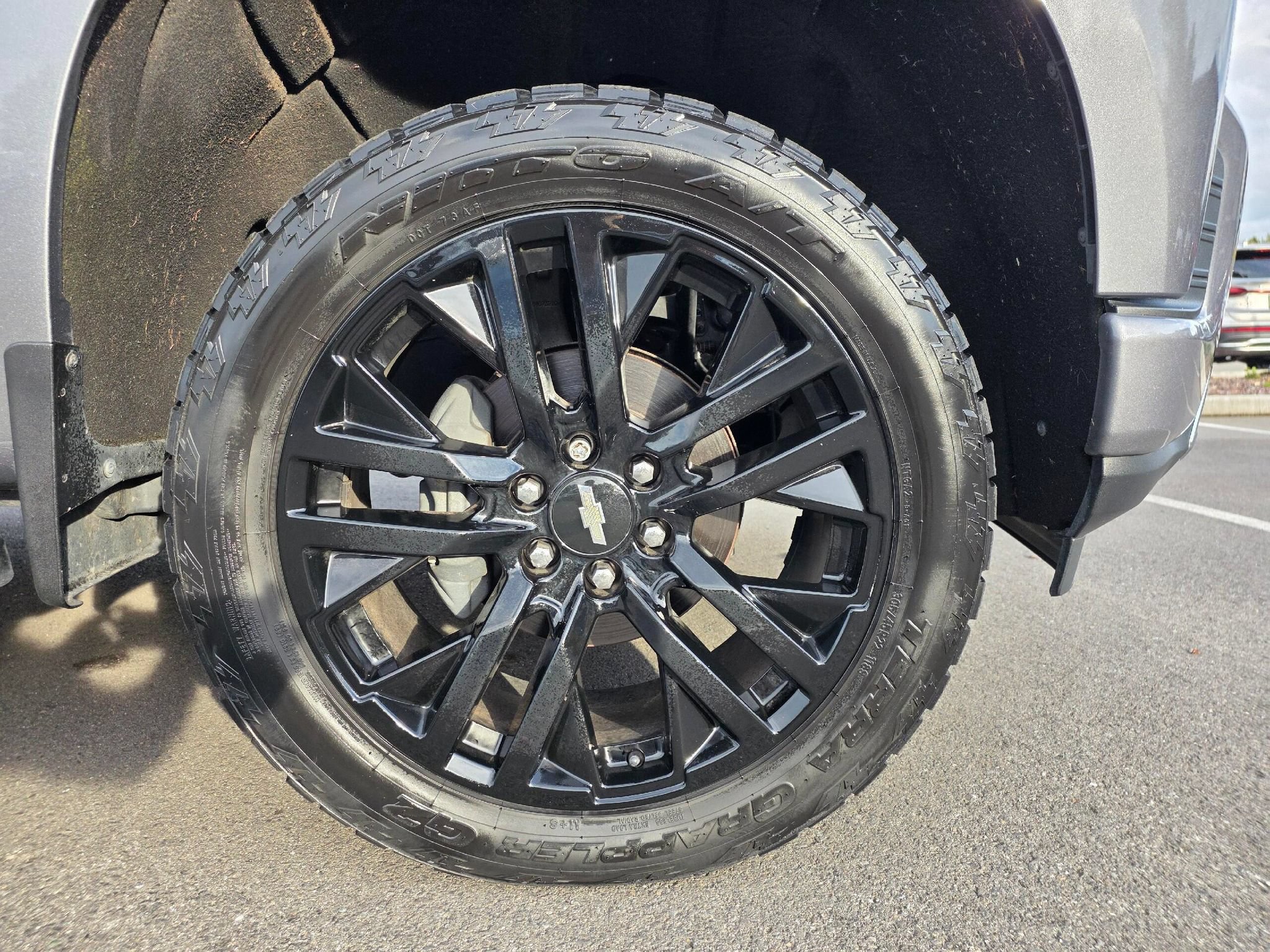 Used 2021 Chevrolet Silverado 1500 High Country w/ Technology Package AWD/4WD image 12