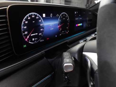 Used 2025 Mercedes-Benz GLS 63 AMG 4MATIC image 50