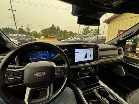 Used 2025 Ford F250 Platinum AWD/4WD image 28