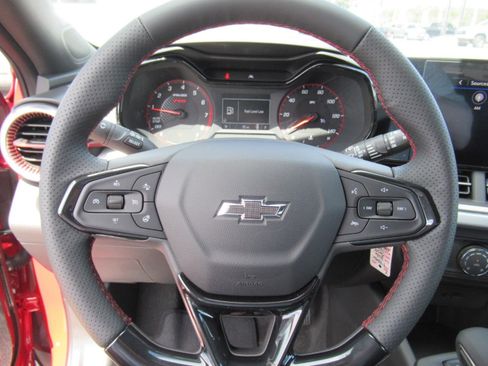 New 2026 Chevrolet Trax RS w/ Sunroof Package FWD image 20