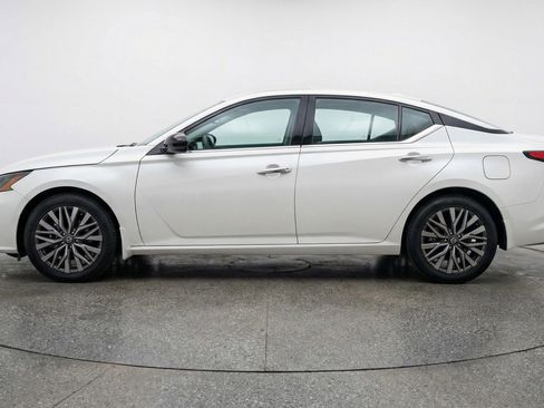 Used 2025 Nissan Altima 2.5 SV image 5