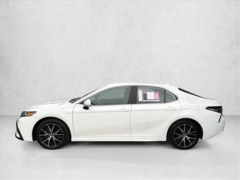 Certified 2024 Toyota Camry SE image 4