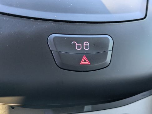 Used 2014 Ford Focus SE w/ SE Sport Package image 27