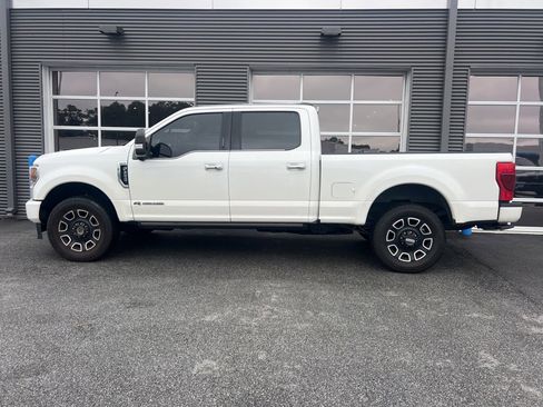 Used 2021 Ford F250 Platinum w/ FX4 Off-Road Package image 2