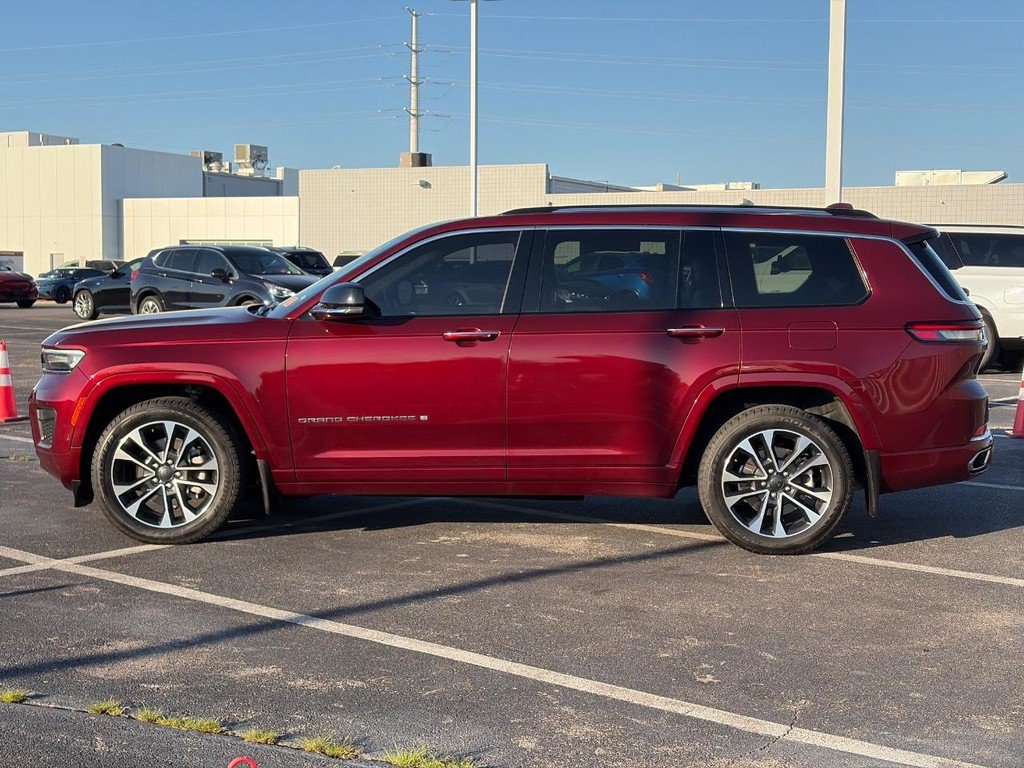 Used 2022 Jeep Grand Cherokee L Overland w/ MOPAR Finishing Package AWD/4WD image 7