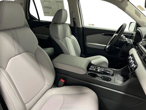 New 2025 Honda Pilot Touring image 39