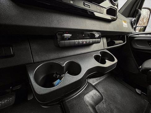 Used 2025 Mercedes-Benz Sprinter 2500 image 18