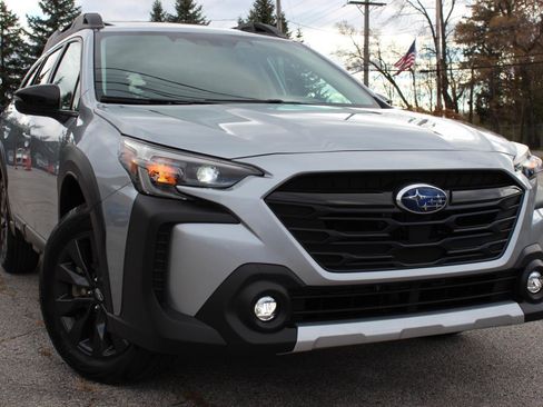 Used 2025 Subaru Outback Onyx Edition AWD/4WD image 2