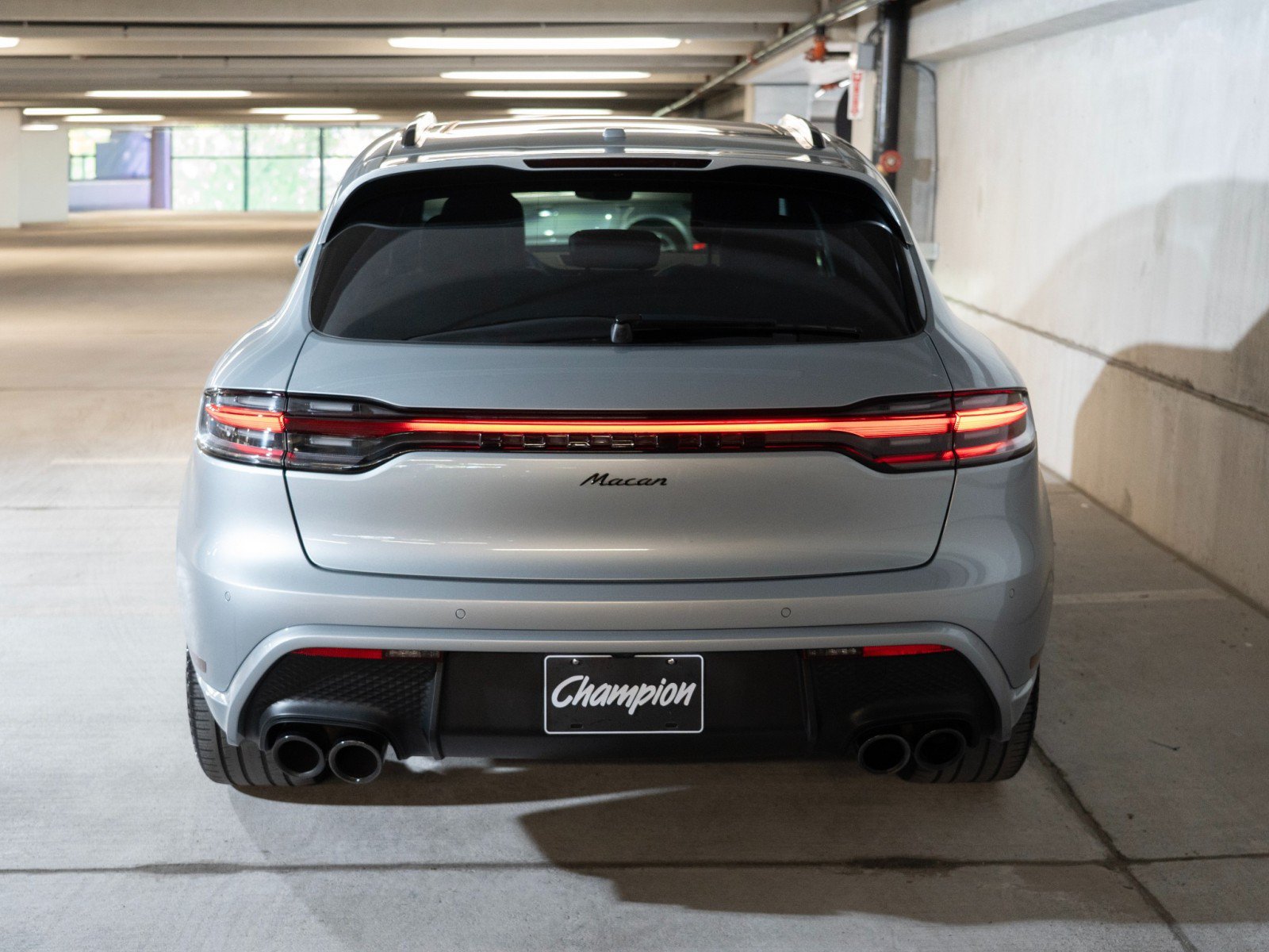 Certified 2023 Porsche Macan AWD/4WD image 10