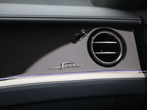 Certified 2025 Bentley Flying Spur Plug-In Hybrid image 29