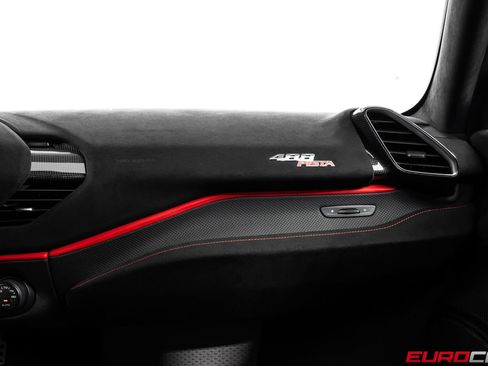 Used 2019 Ferrari 488 Pista Coupe RWD image 44
