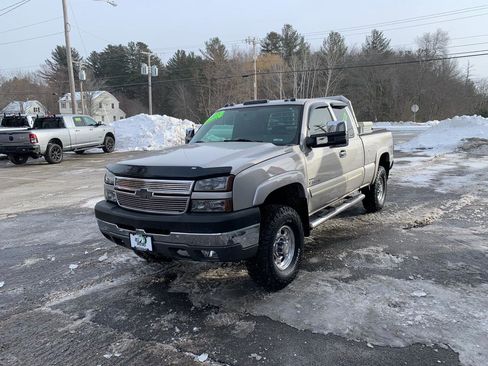 Used 2005 Chevrolet Silverado 2500 LT w/ Heavy-Duty Power Package image 3
