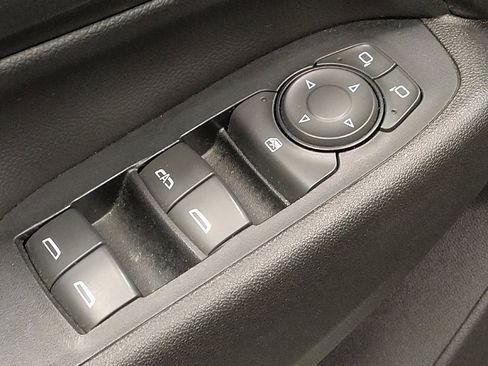 Used 2018 Chevrolet Equinox LT image 27